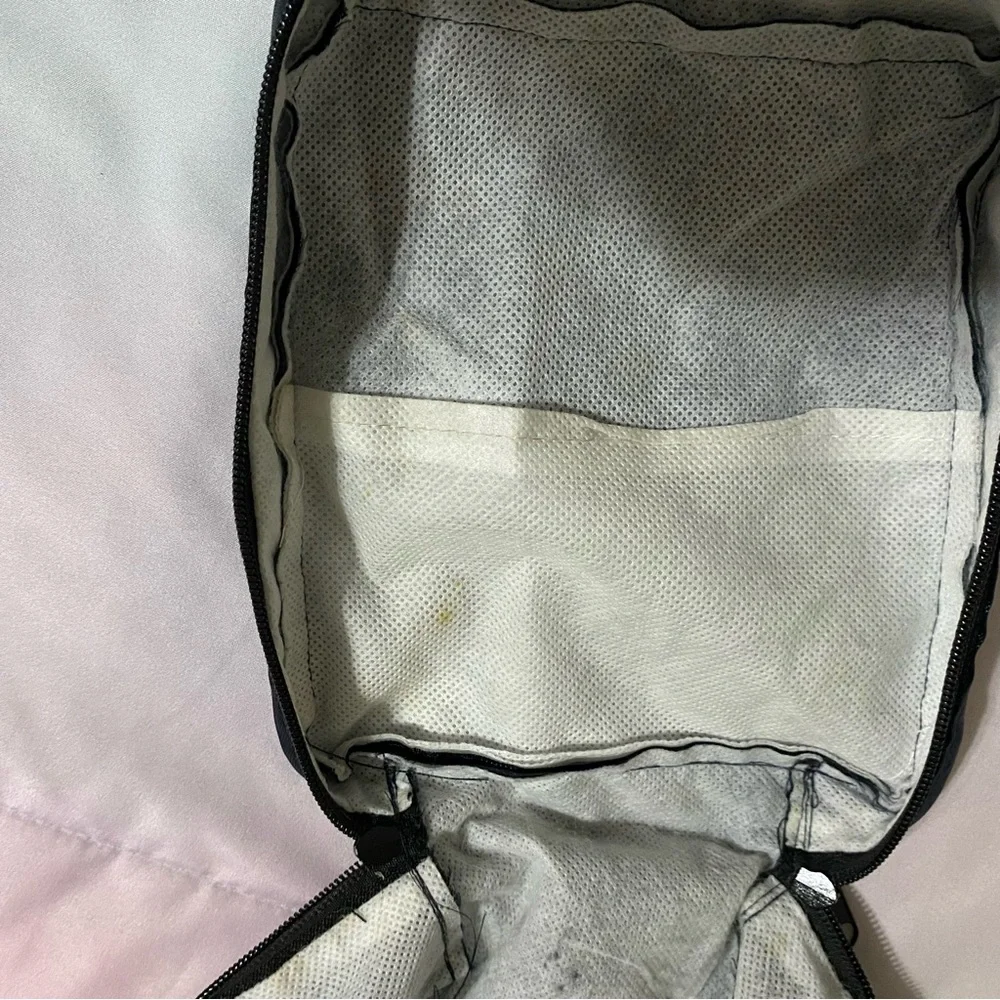 black pencil zipper pouch EUC